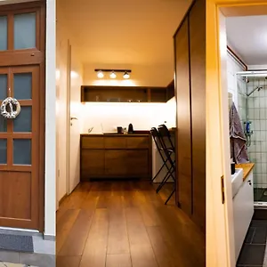 Bachelor Apartamento