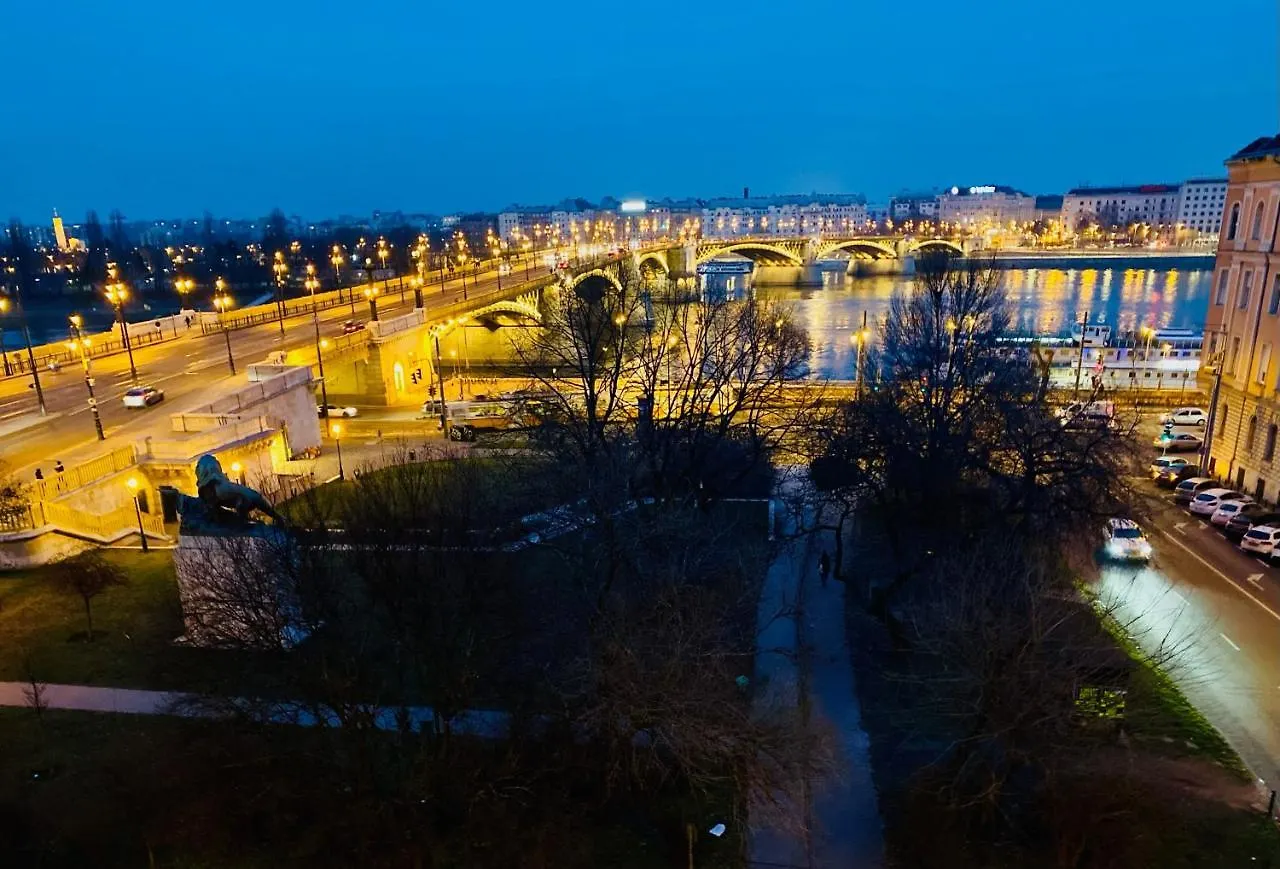 Danube Panorama Apartments contacts